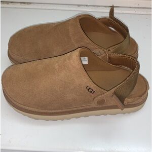 WOMENS UGG GOLDENSTAR CLOGS SIZE 10